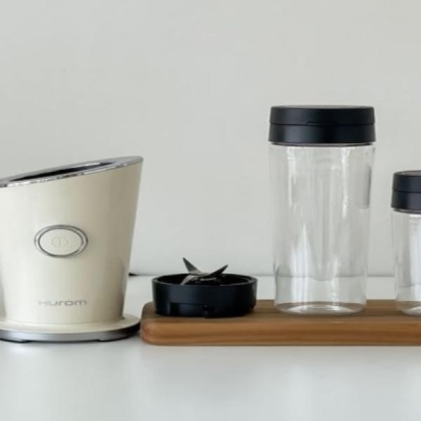 Máy xay sinh tố Hurom Mini blender
- màu trắng