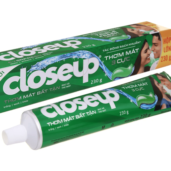 CLOSEUP Kem Đánh Răng Bạc Hà Thơm Mát 230g