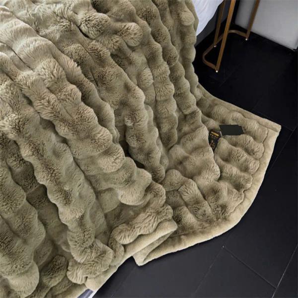 𝑪𝒉𝒂̆𝒏 𝑳𝒐̂𝒏𝒈 𝑯𝒐̂̀ 𝑳𝒚 - không bao giờ hết hot các Ch nhé