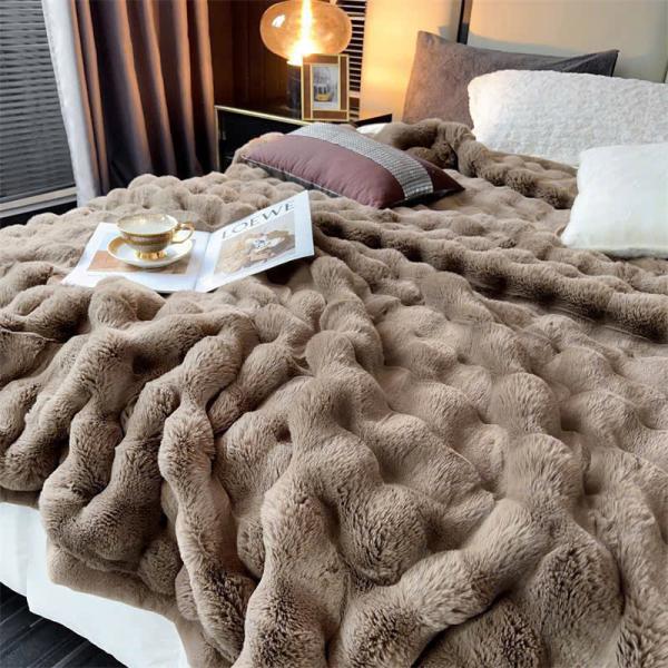 𝑪𝒉𝒂̆𝒏 𝑳𝒐̂𝒏𝒈 𝑯𝒐̂̀ 𝑳𝒚 - không bao giờ hết hot các Ch nhé